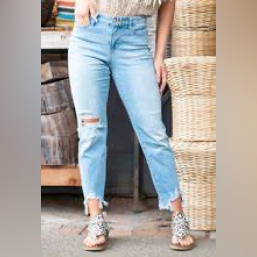 Judy Blue Jeans Fay Mid Rise Boyfriend Distressed Hem JB88389 plus size 16W